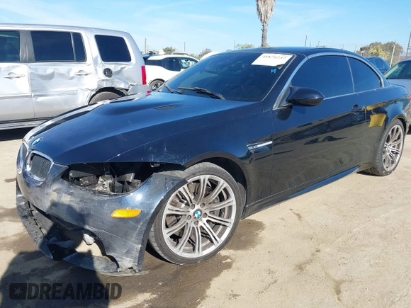 2013 BMW M3 z VIN WBSDX9C5XDE786092, wystawiony jako IAAI lot #41871257 z przebiegiem 61 075 mil mil oraz . Historia ofert i sprzedaży dostępna na DreamBid. Obrazek 2.