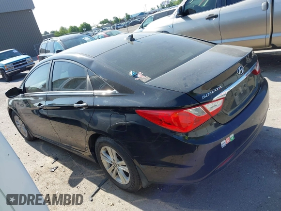 2013 Hyundai Sonata GLS z VIN 5NPEB4AC8DH553567, wystawiony jako IAAI lot #42370521 z przebiegiem 143 295 mil mil oraz . Historia ofert i sprzedaży dostępna na DreamBid. Obrazek 3.