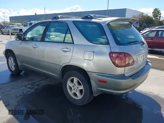2000 Lexus RX 300 with VIN JT6HF10U9Y0113765, listed as a IAAI auction lot 41749762 with 231,271 mi miles and . Bid and sale history available at DreamBid. Image 3.