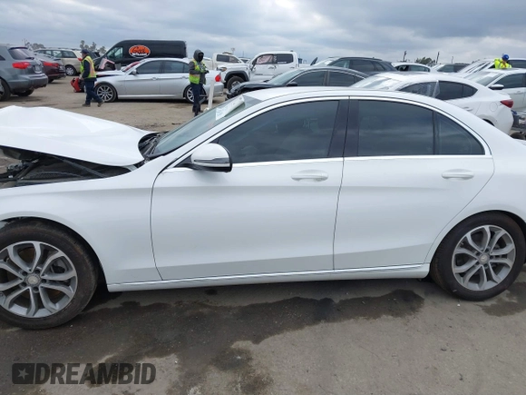 2016 Mercedes-Benz C 300 with VIN 55SWF4JB0GU124439, listed as a IAAI auction lot 40302446 with 71,304 mi miles and . Bid and sale history available at carsss.com. Image 15.