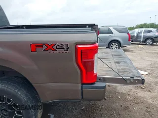 2018 Ford F-250 XL с VIN 1FT7W2BT9JEC77105, выставлен на аукционе IAAI как лот 42187476 с пробегом 211 051 миль миль и . История ставок и продаж доступна на DreamBid. Изображение 17.
