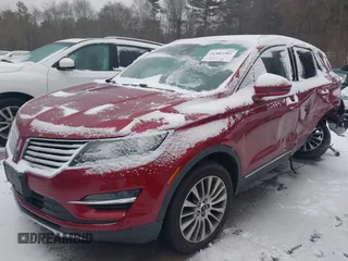 2017 Lincoln MKC Reserve z VIN 5LMCJ3D98HUL35184, wystawiony jako IAAI lot #41482306 z przebiegiem 86 794 mil mil oraz . Historia ofert i sprzedaży dostępna na DreamBid. Obrazek 2.