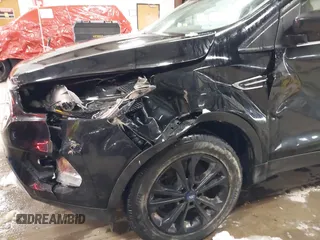 2018 Ford Escape SE with VIN 1FMCU9GD7JUD36295, listed as a IAAI auction lot 41855037 with 85,305 mi miles. Bid and sale history available at carsss.com. Image 17.