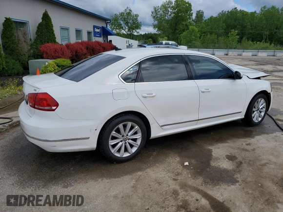 2013 Volkswagen Passat SEL Premium z VIN 1VWCH7A30DC039521, wystawiony jako Copart lot #56795935 z przebiegiem 127 052 mil mil oraz Nie do naprawy • Non repairable. Historia ofert i sprzedaży dostępna na DreamBid. Obrazek 3.