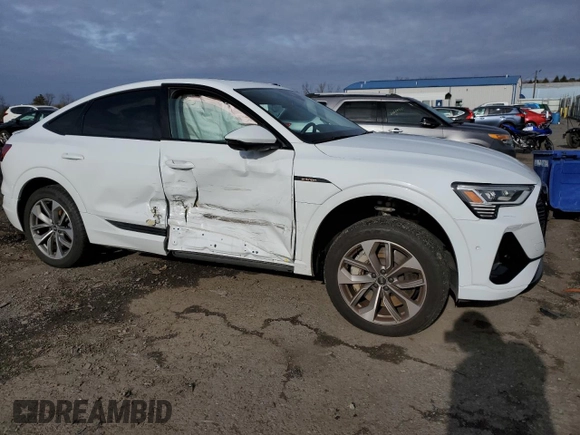 2021 Audi e-tron Sportback S line Premium Plus z VIN WA12AAGEXMB013582, wystawiony jako Copart lot #69440302 z przebiegiem 17 876 mil mil oraz . Historia ofert i sprzedaży dostępna na DreamBid. Obrazek 4.