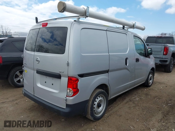 2015 Nissan NV200 SV with VIN 3N6CM0KN3FK701947, listed as a IAAI auction lot 42022905 with 35,282 mi miles. Bid and sale history available at carsss.com. Image 4.