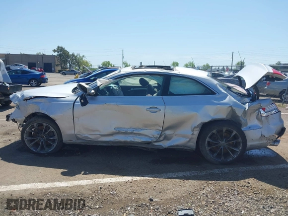 2013 Audi A5 Premium Plus z VIN WAULFAFR4DA000796, wystawiony jako IAAI lot #41970171 z przebiegiem Nie podano mil oraz . Historia ofert i sprzedaży dostępna na DreamBid. Obrazek 15.