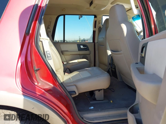 2003 Ford Expedition Eddie Bauer with VIN 1FMPU18L13LB22470, listed as a IAAI auction lot 41532763 with 261,942 mi miles. Bid and sale history available at carsss.com. Image 8.
