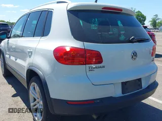 2016 Volkswagen Tiguan S z VIN WVGBV7AX7GW514400, wystawiony jako IAAI lot #42028519 z przebiegiem 147 896 mil mil oraz . Historia ofert i sprzedaży dostępna na DreamBid. Obrazek 3.