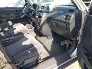2000 Honda CR-V LX with VIN JHLRD2846YC016747, listed as a IAAI auction lot 41989951 with 163,440 mi miles. Bid and sale history available at carsss.com. Image 5.