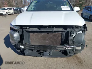 2019 Hyundai Santa Fe SE with VIN 5NMS2CAD5KH011357, listed as a IAAI auction lot 40918980 with 98,851 mi miles. Bid and sale history available at carsss.com. Image 6.