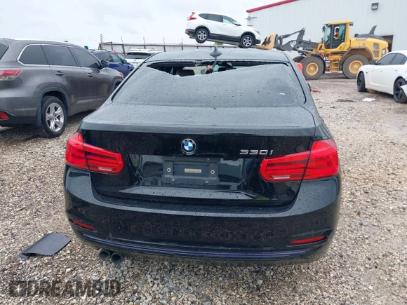 2017 BMW 3 Series 330i с VIN WBA8B9G54HNU48756, выставлен на аукционе IAAI как лот 42464818 с пробегом 82 871 миль миль и . История ставок и продаж доступна на DreamBid. Изображение 17.