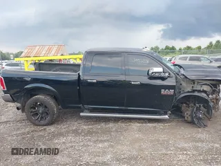 2013 Ram 2500 Laramie z VIN 3C6UR5FL0DG516938, wystawiony jako IAAI lot #39916278 z przebiegiem 198 845 mil mil oraz . Historia ofert i sprzedaży dostępna na DreamBid. Obrazek 14.