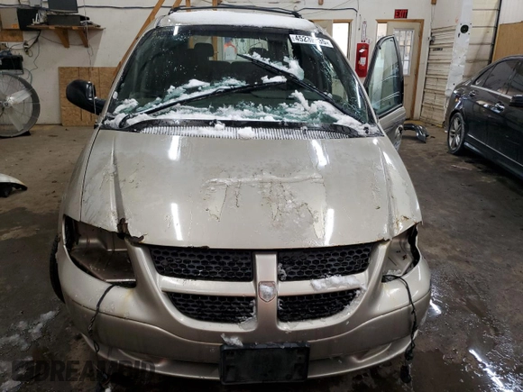 2003 Dodge Caravan EL with VIN 2D4GP34353R232476, listed as a Copart auction lot 45239135 with 197,903 mi miles and Salvage Title. Bid and sale history available at carsss.com. Image 5.