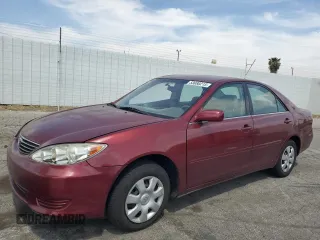 2005 Toyota Camry STD z VIN 4T1BE32K75U402507, wystawiony jako Copart lot #53080215 z przebiegiem 176 438 mil mil oraz Szkoda całkowita • Salvage title. Historia ofert i sprzedaży dostępna na DreamBid. Obrazek 1.