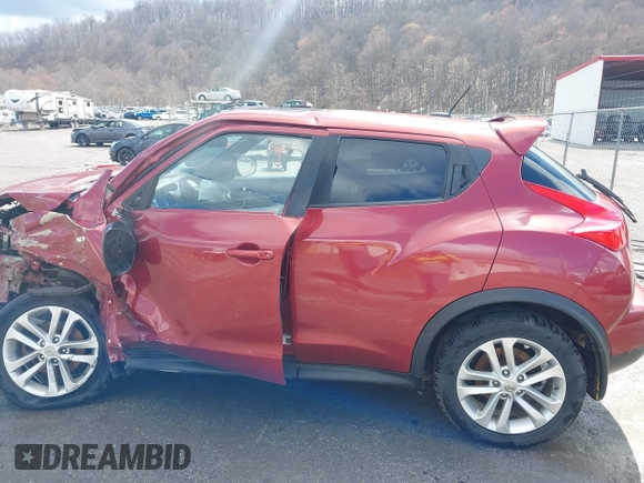 2014 Nissan Juke S with VIN JN8AF5MV7ET364402, listed as a IAAI auction lot 41808136 with 146,153 mi miles. Bid and sale history available at carsss.com. Image 15.