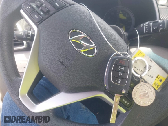 2020 Hyundai Tucson SE z VIN KM8J23A4XLU118308, wystawiony jako IAAI lot #42124044 z przebiegiem 52 416 mil mil oraz . Historia ofert i sprzedaży dostępna na DreamBid. Obrazek 11.