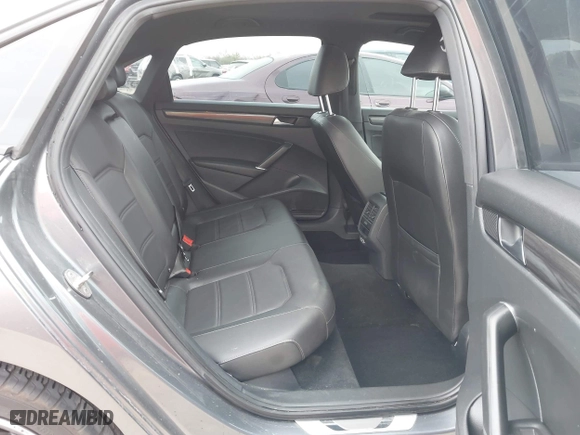 2021 Volkswagen Passat 2.0T R-Line with VIN 1VWMA7A30MC010884, listed as a IAAI auction lot 41299658 with 87,018 mi miles. Bid and sale history available at carsss.com. Image 8.