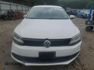 2014 Volkswagen Jetta SE with VIN 3VWD17AJ5EM365810, listed as a Copart auction lot 60676755 with 119,975 mi miles and Salvage title. Bid and sale history available at DreamBid. Image 5.