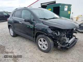 2017 Chevrolet Trax LT with VIN 3GNCJLSB3HL285082, listed as a IAAI auction lot 41934645 with 9,203 mi miles. Bid and sale history available at carsss.com. Image 1.