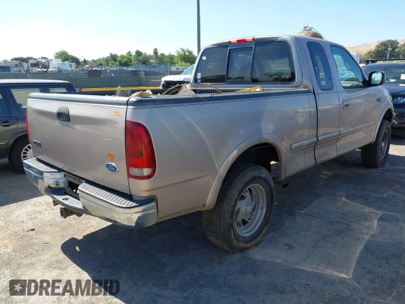 1997 Ford F-150 XL с VIN 1FTDX18W8VND37246, выставлен на аукционе IAAI как лот 42471568 с пробегом 206 485 миль миль и . История ставок и продаж доступна на DreamBid. Изображение 4.