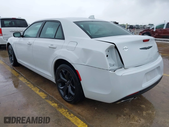 2023 Chrysler 300 Touring with VIN 2C3CCAAG4PH538152, listed as a IAAI auction lot 41894510 with 2,295 mi miles and . Bid and sale history available at DreamBid. Image 3.