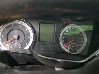 2017 Ram 1500 Tradesman z VIN 3C6JR6AG1HG510512, wystawiony jako Copart lot #87580045 z przebiegiem Nie podano mil oraz Szkoda całkowita • Salvage title. Historia ofert i sprzedaży dostępna na DreamBid. Obrazek 9.