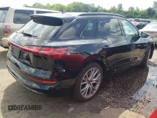 2021 Audi e-tron Prestige with VIN WA1VABGE0MB037313, listed as a Copart auction lot 60753503 with 33,074 mi miles. Bid and sale history available at carsss.com. Image 3.