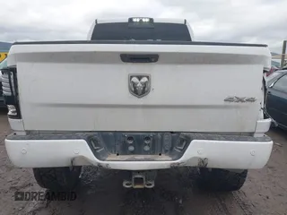 2018 Ram 2500 Laramie with VIN 3C6UR5FL9JG405980, listed as a IAAI auction lot 40981248 with 40,269 mi miles. Bid and sale history available at carsss.com. Image 17.