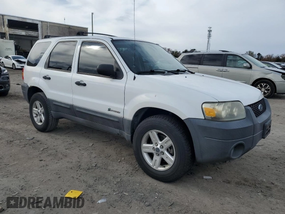 2005 Ford Escape Hybrid with VIN 1FMYU96H95KD42756, listed as a Copart auction lot 82042384 with 88,076 mi miles and Clean Title. Bid and sale history available at carsss.com. Image 4.