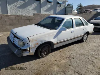 1986 Ford Tempo z VIN 1FABP22X4GK263512, wystawiony jako Copart lot #50618855 z przebiegiem 392 265 mil mil oraz Tytuł czysty. Historia ofert i sprzedaży dostępna na DreamBid. Obrazek 1.