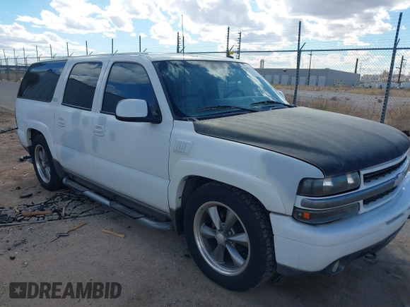 2002 Chevrolet Suburban Z71 with VIN 3GNFK16Z82G296620, listed as a IAAI auction lot 41572570 with 332,095 mi miles. Bid and sale history available at carsss.com. Image 1.