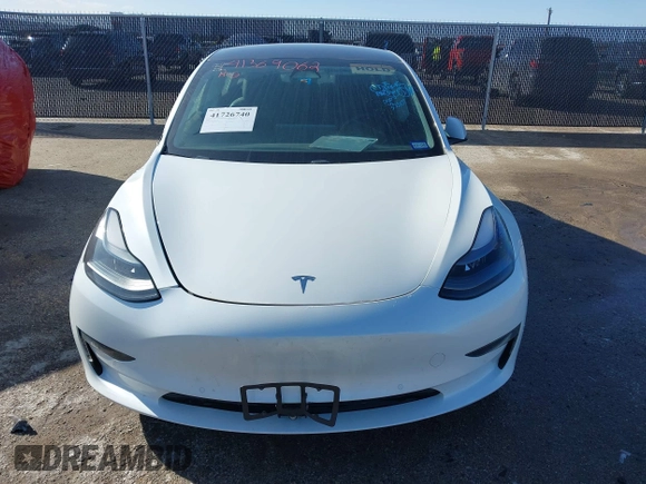 2021 Tesla Model 3 Long Range with VIN 5YJ3E1EB0MF992792, listed as a IAAI auction lot 41726740 with 33,507 mi miles. Bid and sale history available at carsss.com. Image 13.