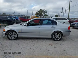2001 BMW 3 Series 330i with VIN WBAAV53471F167498, listed as a IAAI auction lot 41586979 with 171,825 mi miles. Bid and sale history available at carsss.com. Image 14.