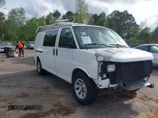 2014 Chevrolet Express Cargo Van with VIN 1GCSGAFX0E1155518, listed as a IAAI auction lot 41915742 with 221,712 mi miles. Bid and sale history available at carsss.com. Image 1.