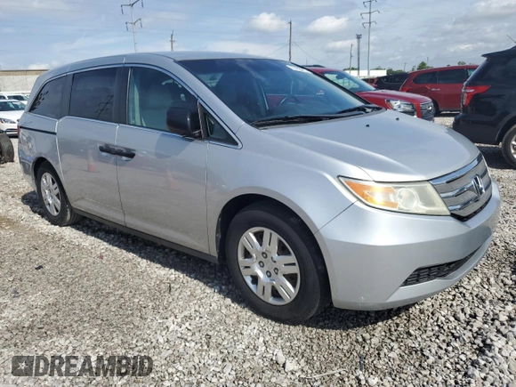 2011 Honda Odyssey LX z VIN 5FNRL5H2XBB103786, wystawiony jako Copart lot #56486615 z przebiegiem 102 559 mil mil oraz Czysty tytuł • Clean title. Historia ofert i sprzedaży dostępna na DreamBid. Obrazek 4.