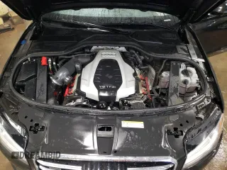 2017 Audi A8 z VIN WAU44AFD2HN014533, wystawiony jako Copart lot #46684705 z przebiegiem 94 030 mil mil oraz Szkody całkowita. Historia ofert i sprzedaży dostępna na DreamBid. Obrazek 11.