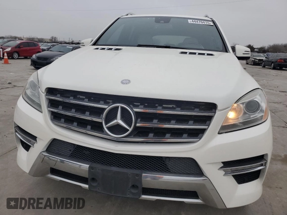2014 Mercedes-Benz M 550 with VIN 4JGDA7DB0EA321505, listed as a Copart auction lot 44470415 with 189,817 mi miles and Clean Title. Bid and sale history available at carsss.com. Image 5.