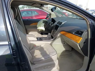 2013 Lincoln MKX z VIN 2LMDJ6JK9DBL22657, wystawiony jako IAAI lot #41864992 z przebiegiem 97 994 mil mil oraz . Historia ofert i sprzedaży dostępna na DreamBid. Obrazek 5.
