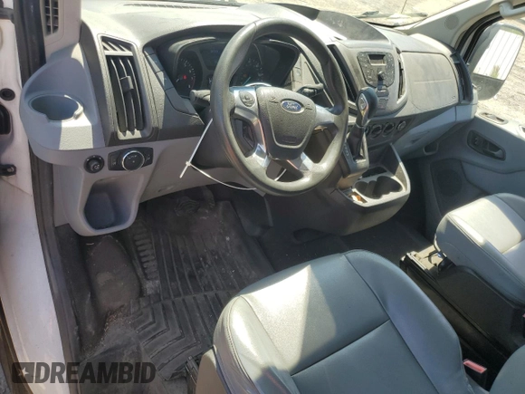2015 Ford Transit Cargo z VIN 1FTNR1ZM1FKB05215, wystawiony jako Copart lot #62349495 z przebiegiem 154 057 mil mil oraz Czysty tytuł • Clean title. Historia ofert i sprzedaży dostępna na DreamBid. Obrazek 8.