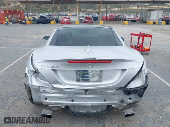 2016 Mercedes-Benz SLK 300 z VIN WDDPK3JA6GF120786, wystawiony jako IAAI lot #42194863 z przebiegiem 114 125 mil mil oraz . Historia ofert i sprzedaży dostępna na DreamBid. Obrazek 16.