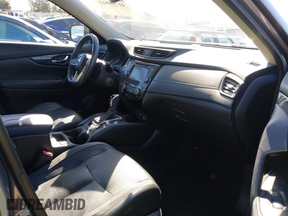 2019 Nissan Rogue SV with VIN 5N1AT2MVXKC793110, listed as a IAAI auction lot 41799912 with 80,745 mi miles. Bid and sale history available at carsss.com. Image 5.