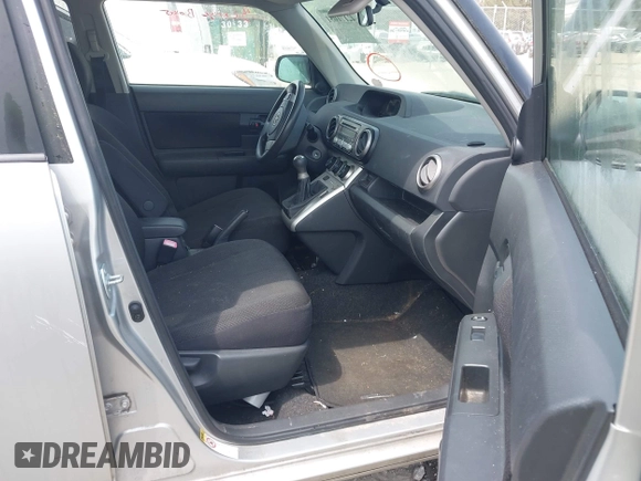 2008 Scion xB z VIN JTLKE50E781021599, wystawiony jako IAAI lot #42171051 z przebiegiem 161 777 mil mil oraz . Historia ofert i sprzedaży dostępna na DreamBid. Obrazek 5.
