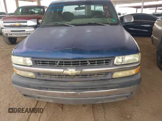2001 Chevrolet Silverado 1500 LS with VIN 2GCEC19V011186596, listed as a IAAI auction lot 41927474 with 157,039 mi miles. Bid and sale history available at carsss.com. Image 6.