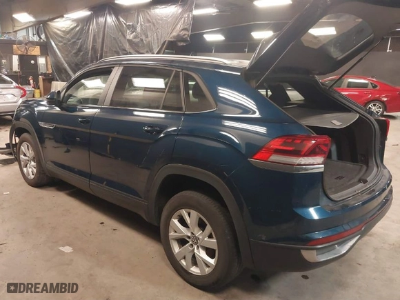 2021 Volkswagen Atlas Cross Sport 2.0T S with VIN 1V2GC2CA7MC214699, listed as a IAAI auction lot 41289089 with 59,073 mi miles. Bid and sale history available at carsss.com. Image 3.