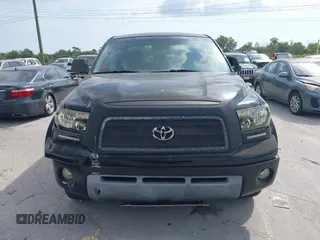 2008 Toyota Tundra z VIN 5TBEV541X8S482775, wystawiony jako IAAI lot #42225319 z przebiegiem 177 683 mil mil oraz . Historia ofert i sprzedaży dostępna na DreamBid. Obrazek 12.