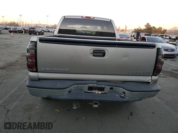 2000 Chevrolet Silverado 1500 LS with VIN 2GCEC19V8Y1321950, listed as a Copart auction lot 89386985 with 260,730 mi miles and Salvage Title. Bid and sale history available at carsss.com. Image 6.