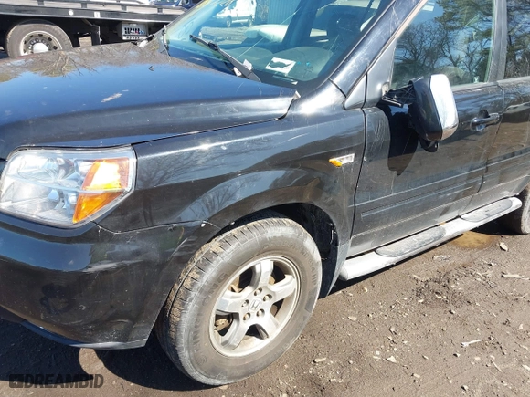 2008 Honda Pilot SE with VIN 5FNYF18338B000366, listed as a IAAI auction lot 41857228 with 217,246 mi miles. Bid and sale history available at carsss.com. Image 6.