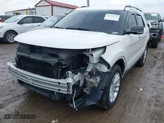2015 Ford Explorer XLT with VIN 1FM5K8D88FGC61564, listed as a IAAI auction lot 41649282 with 111,804 mi miles. Bid and sale history available at carsss.com. Image 18.