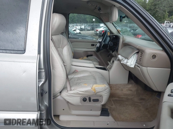 2002 Chevrolet Tahoe LT with VIN 1GNEC13Z62J233110, listed as a IAAI auction lot 42460607 with 329,196 mi miles and . Bid and sale history available at DreamBid. Image 5.